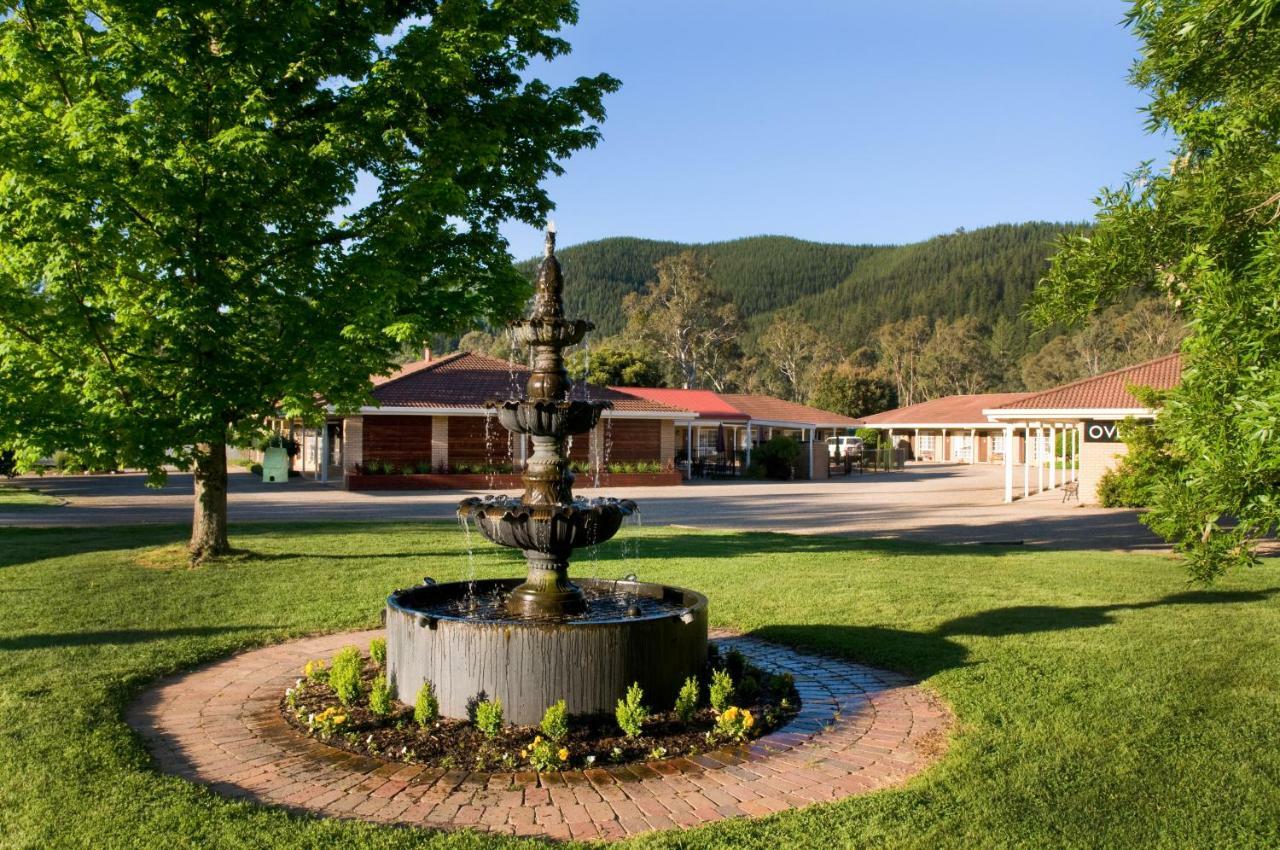 Ovens Valley Motor Inn Bright Dış mekan fotoğraf