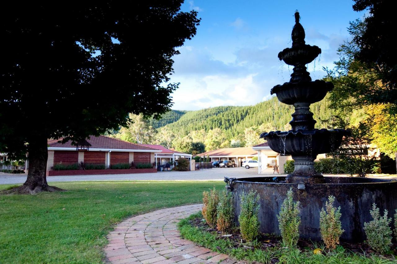 Ovens Valley Motor Inn Bright Dış mekan fotoğraf