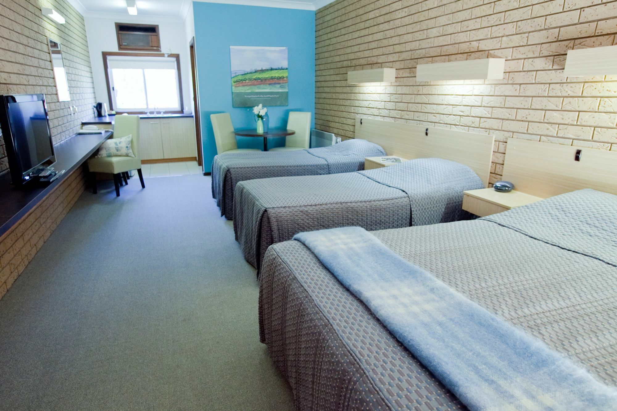 Ovens Valley Motor Inn Bright Dış mekan fotoğraf