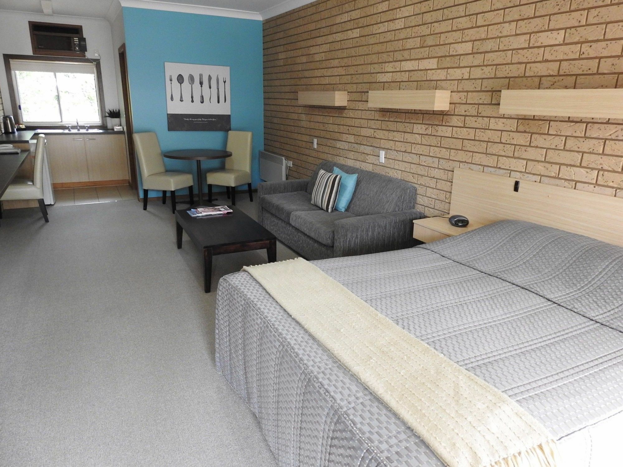Ovens Valley Motor Inn Bright Dış mekan fotoğraf